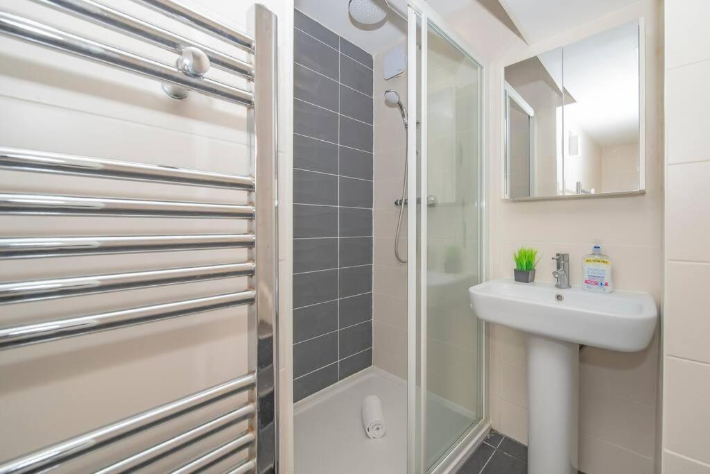 Flash Sales Offer - Any Week Day No Minimum Night Restrictions Central Hove 1 Bedroom Flat Bn38Bru02 Brighton Exterior photo